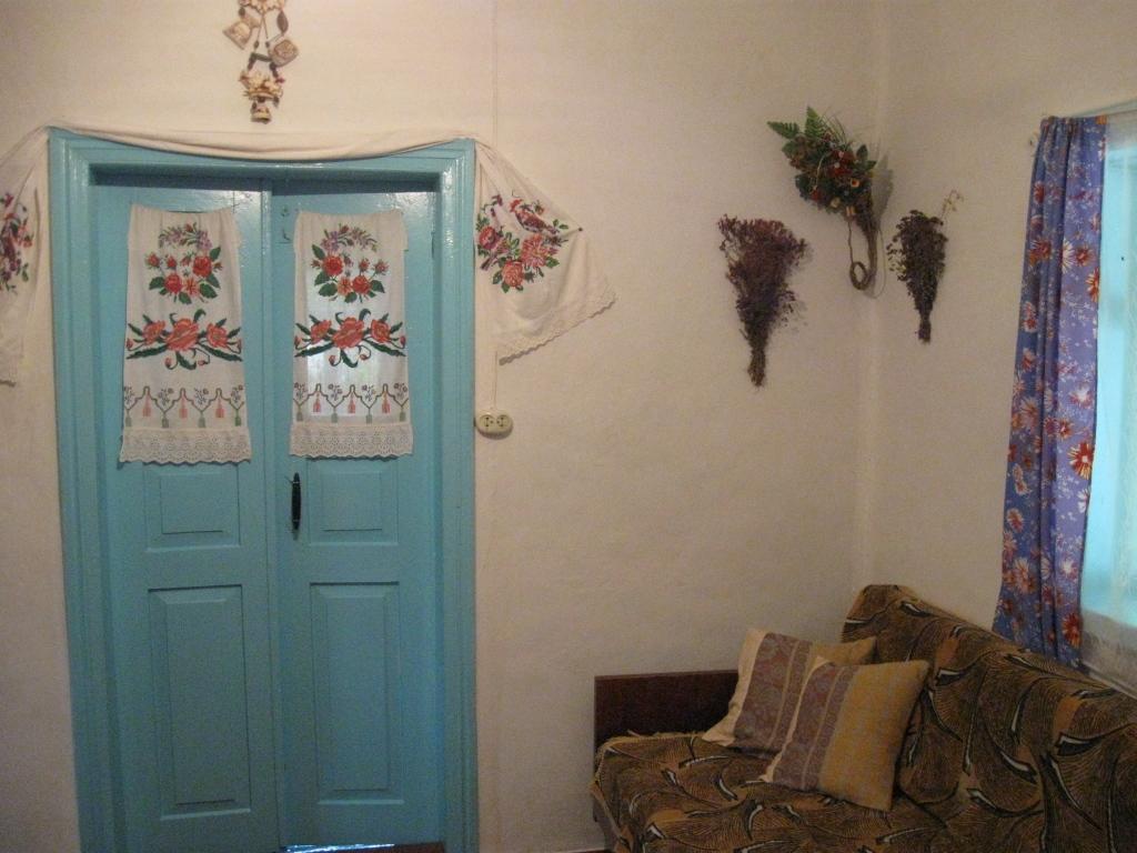 Kалиновий Kущ Dmitrenki Luaran gambar